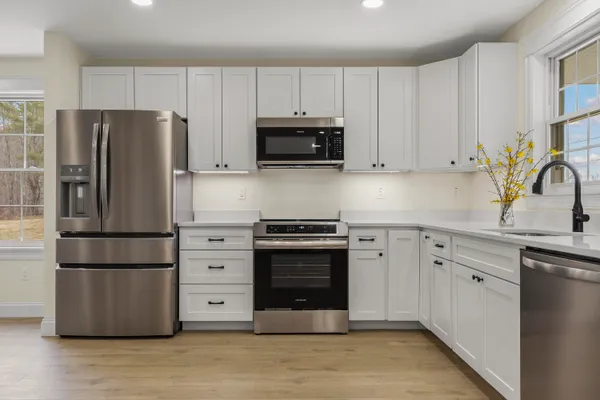 $929,000 | 29 Pleasant Street, Newcastle, ME 04553