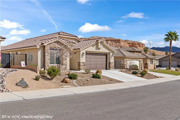 $395,000 | 921 Shadow Hawk Ridge, Mesquite, NV 89027