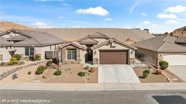 $395,000 | 921 Shadow Hawk Ridge, Mesquite, NV 89027