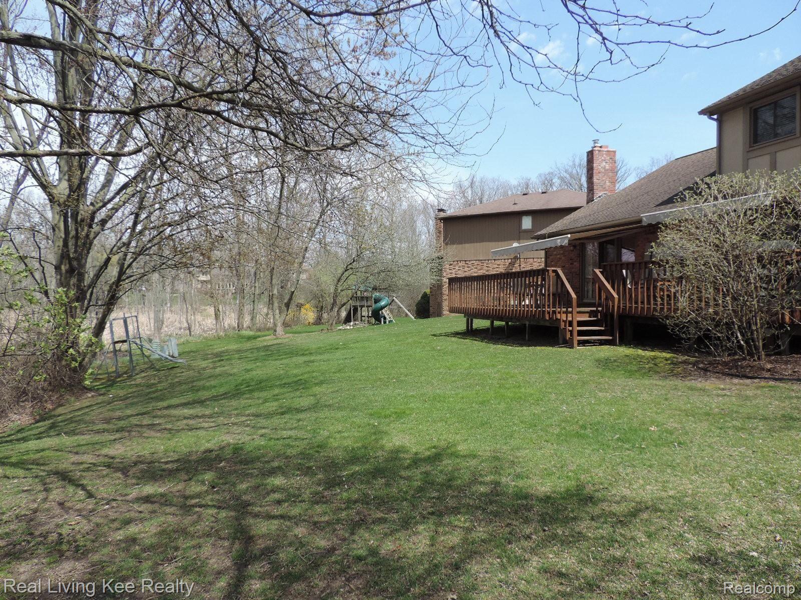 1885 Snowden Court Rochester, MI 48306 - Photo 6 of 47 Backyard