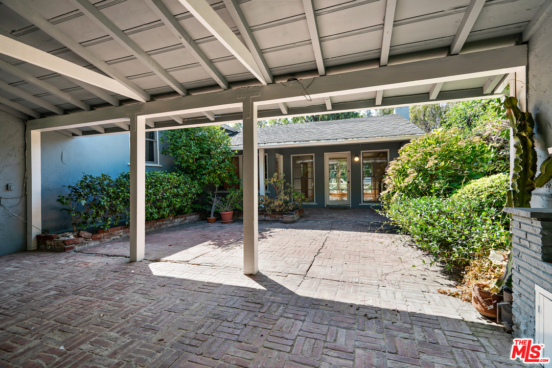 9601 Bolton Road Los Angeles, CA 90034 - Photo 20 of 33