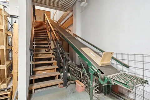 $525,000 | 530 East 8th Street, Unit 207, Oakland, CA 94606