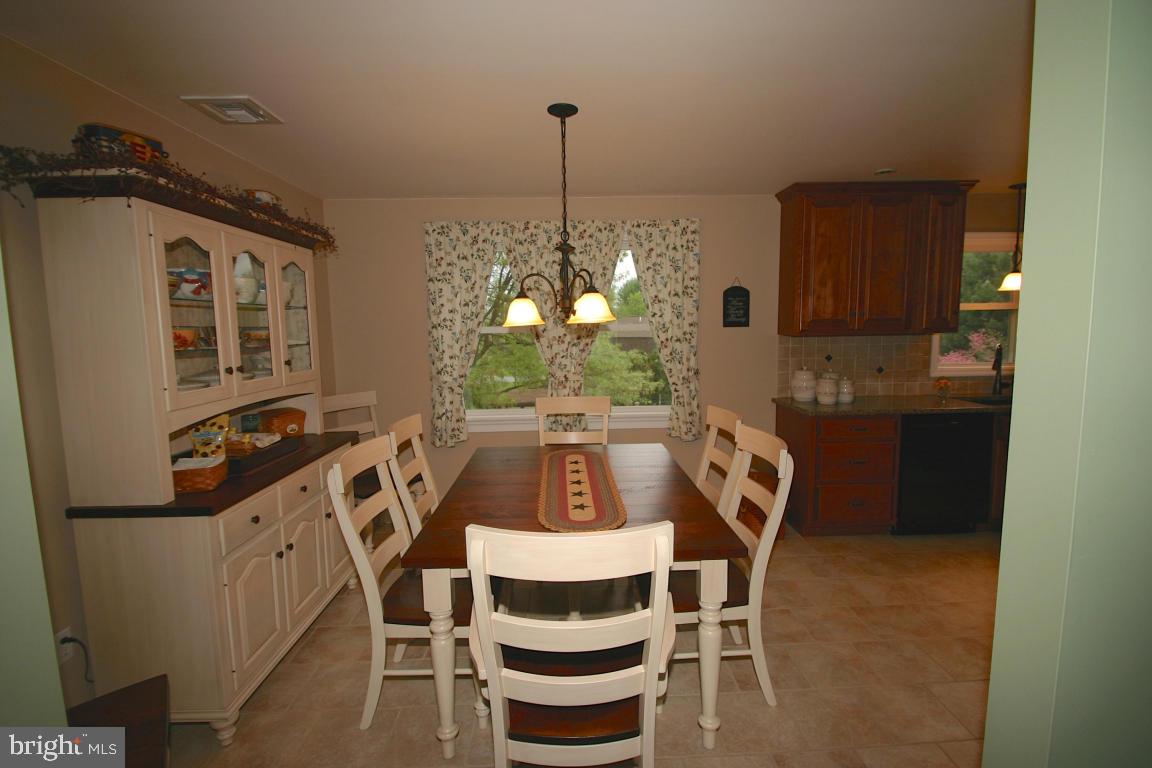 127 Radio Road Elizabethtown, PA 17022 - Photo 3 of 38 Gallery Image 3