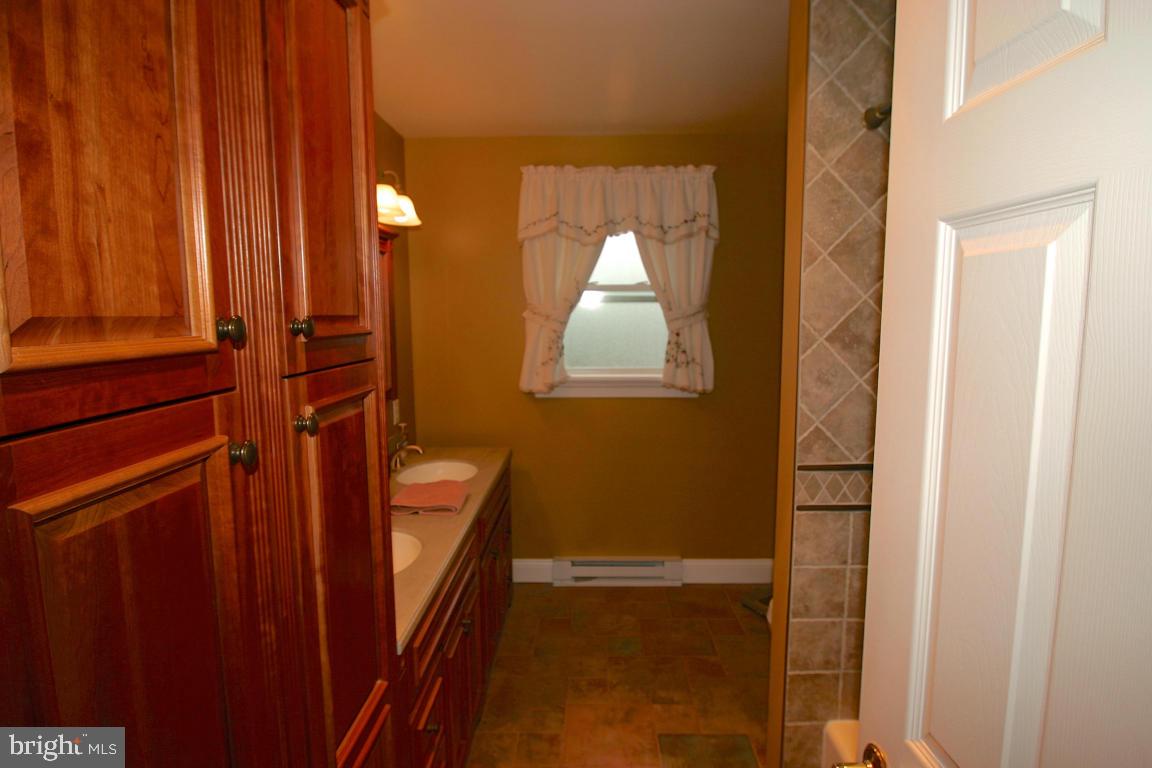 127 Radio Road Elizabethtown, PA 17022 - Photo 10 of 38 Gallery Image 10