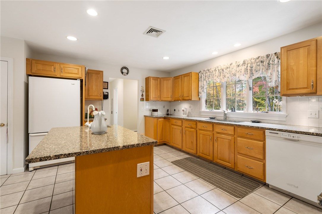 114 Burnt Hill Road Scituate, RI 02831 - Photo 13 of 39