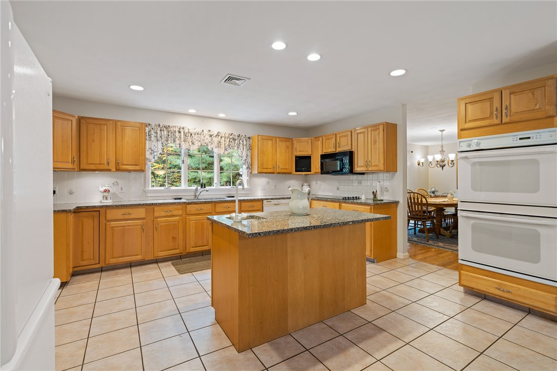114 Burnt Hill Road Scituate, RI 02831 - Photo 8 of 39