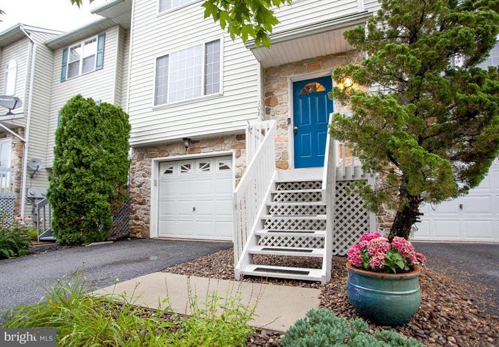 108 Riders Way Lebanon, PA 17042 - Photo 1 of 17 Gallery Image 1