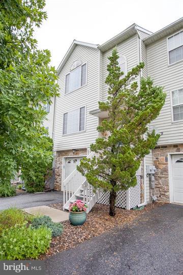108 Riders Way Lebanon, PA 17042 - Photo 3 of 17 Gallery Image 3