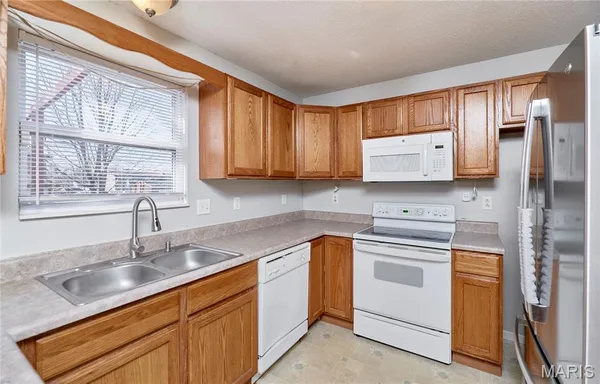 $179,900 | 1001 Cool Valley Drive, Unit A, Belleville, IL 62220