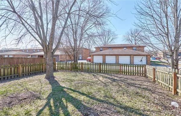 $179,900 | 1001 Cool Valley Drive, Unit A, Belleville, IL 62220