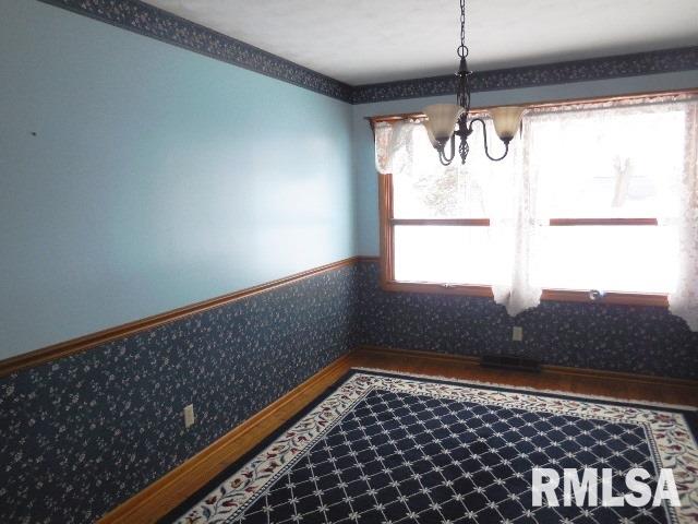604 Tower Road Clinton, IA 52732 - Photo 8 of 24 Gallery Image 8
