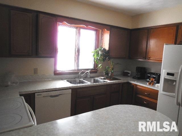 604 Tower Road Clinton, IA 52732 - Photo 10 of 24 Gallery Image 10