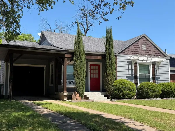 $2,800 | 4332 Calmont Avenue, Fort Worth, TX 76107