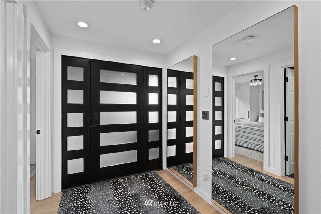 1222 East Fir Street, Unit A Seattle, WA 98122 - Photo 3 of 38