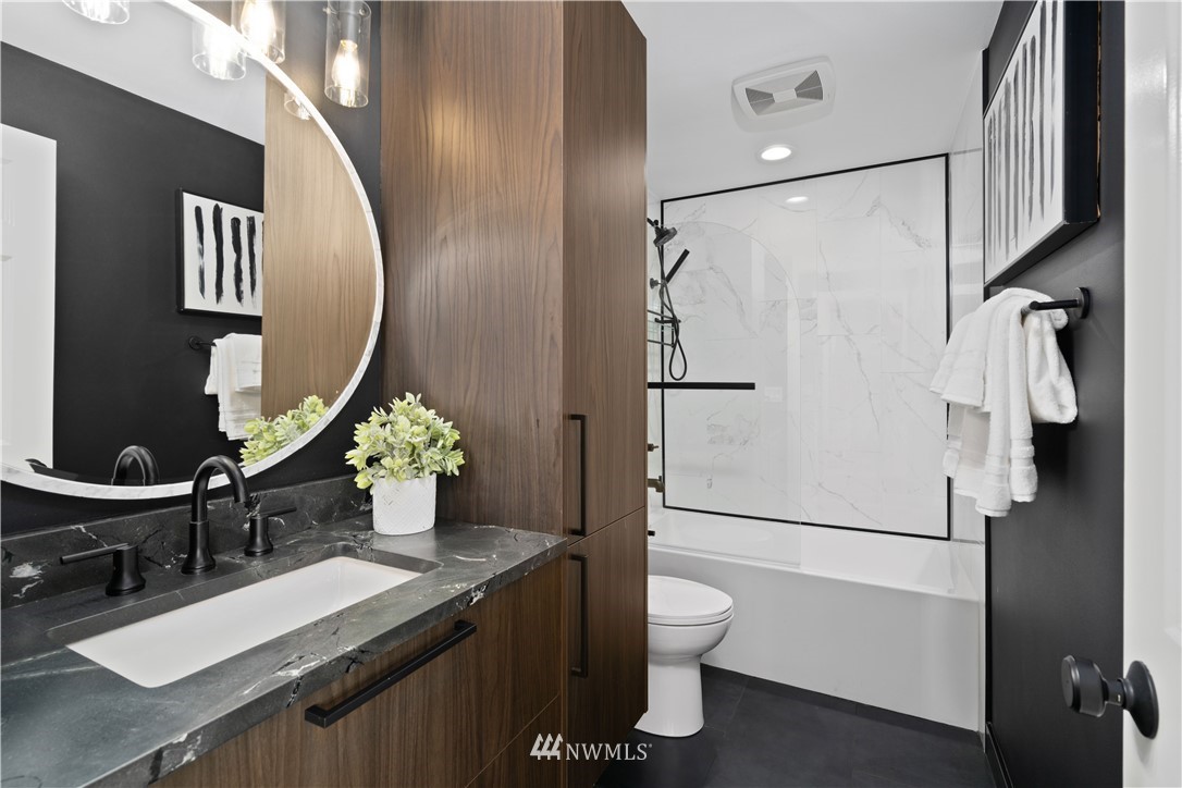 1222 East Fir Street, Unit A Seattle, WA 98122 - Photo 6 of 38