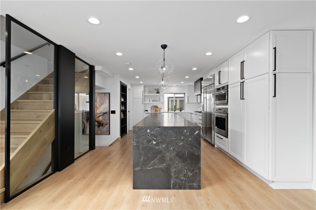 1222 East Fir Street, Unit A Seattle, WA 98122 - Photo 8 of 38