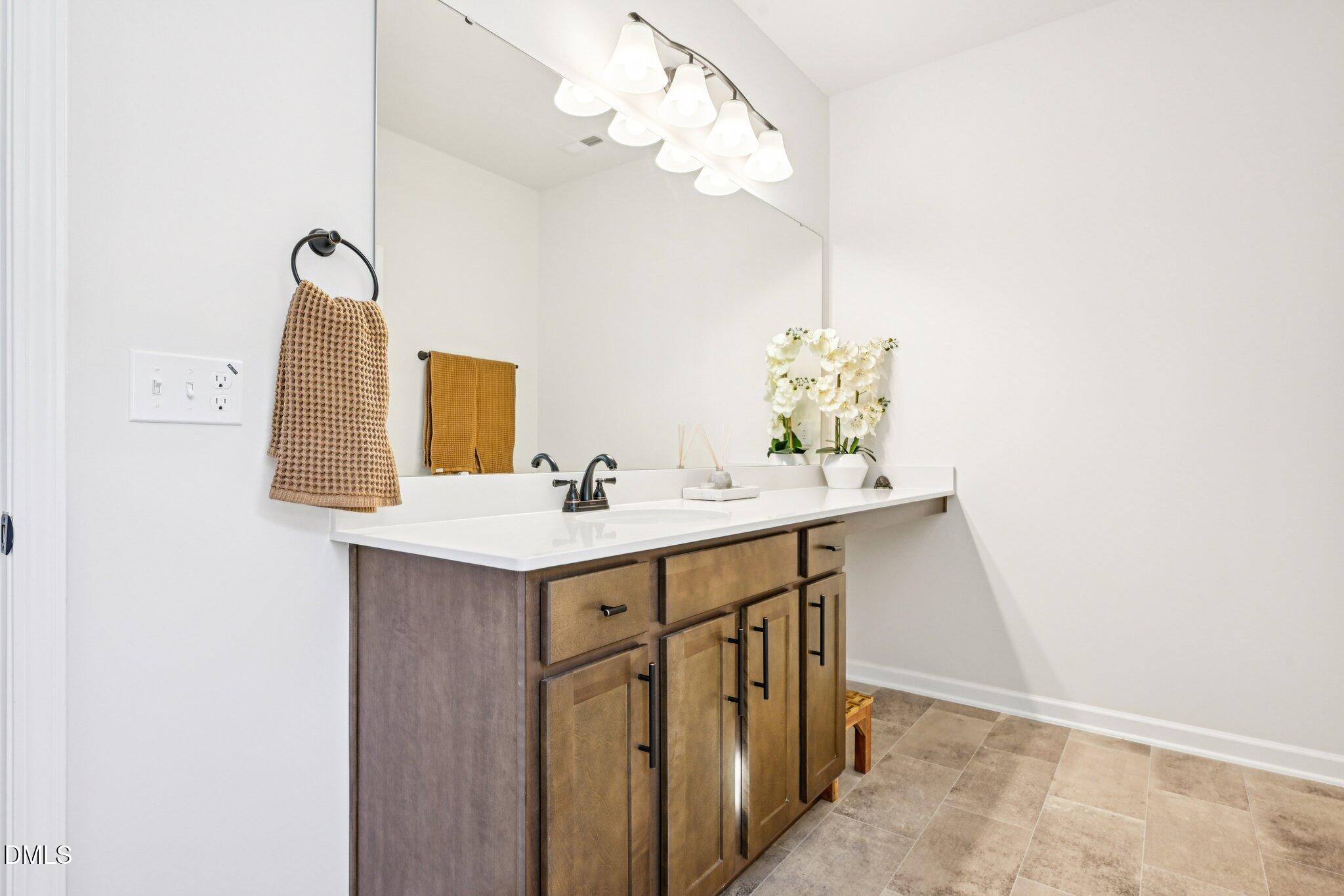 91 Commons Circle Clayton, NC 27520 - Photo 22 of 45 29-web-or-mls-Commons Cir-S2511-029