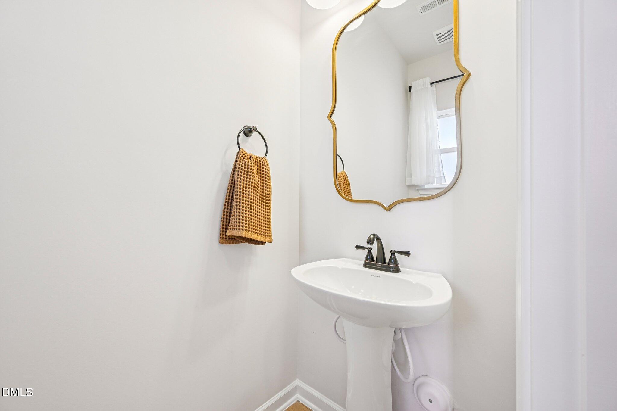 91 Commons Circle Clayton, NC 27520 - Photo 25 of 45 33-web-or-mls-Commons Cir-S2511-033