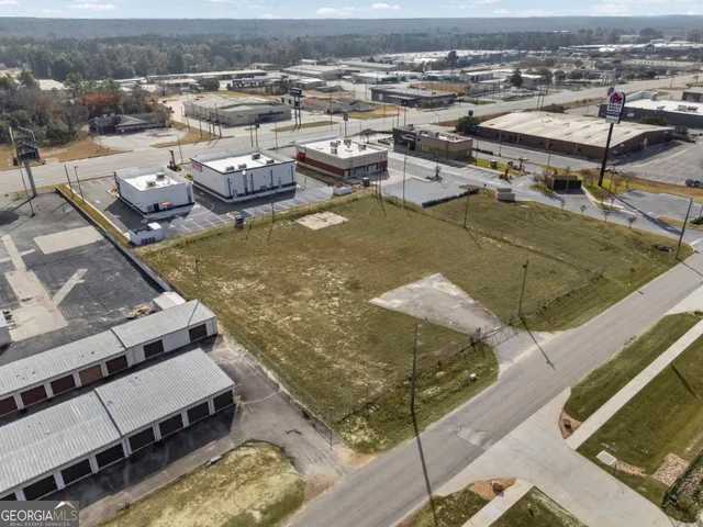 an aerial view of a tennis ground