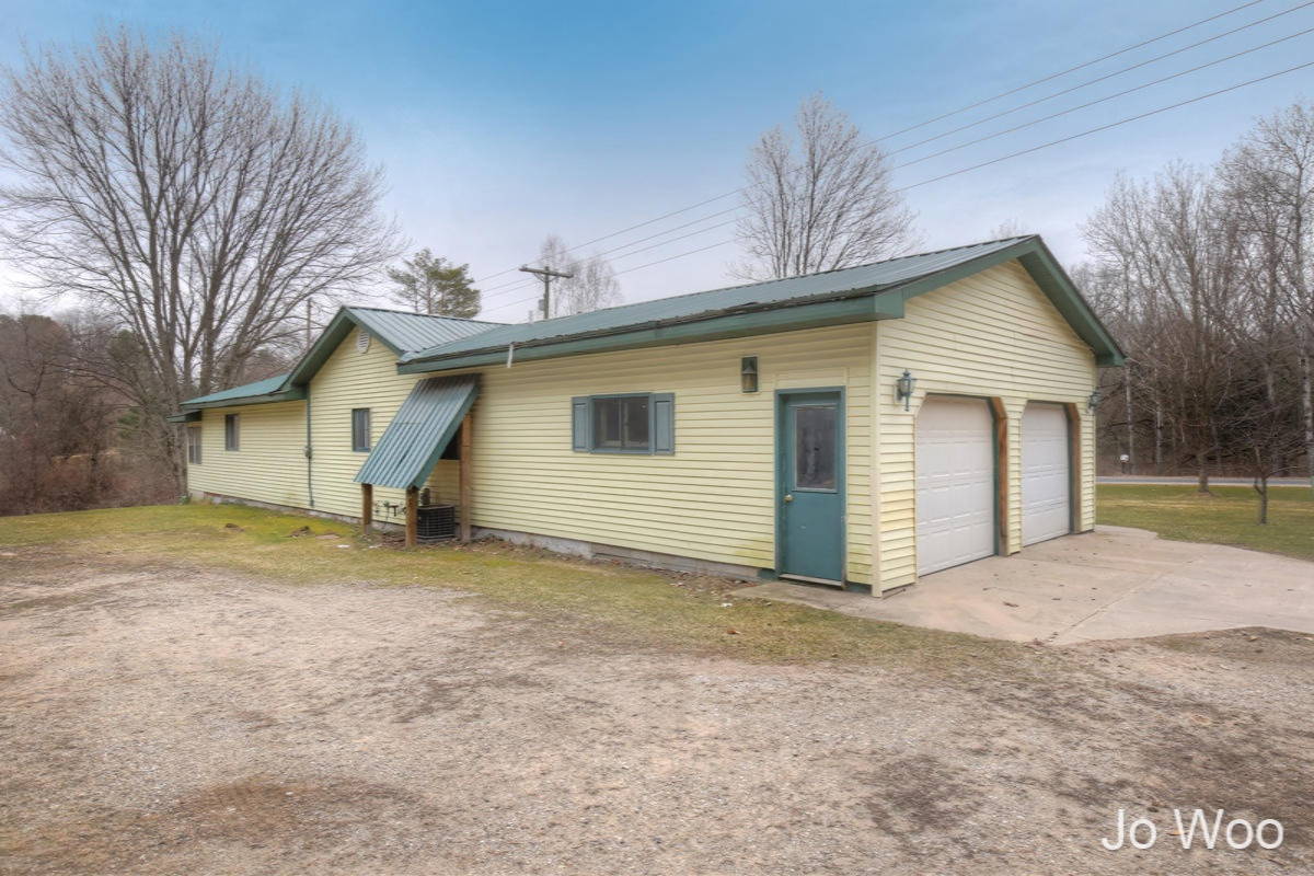 2886 East Garfield Road Hesperia, MI 49421 - Photo 22 of 28 IMG_2907