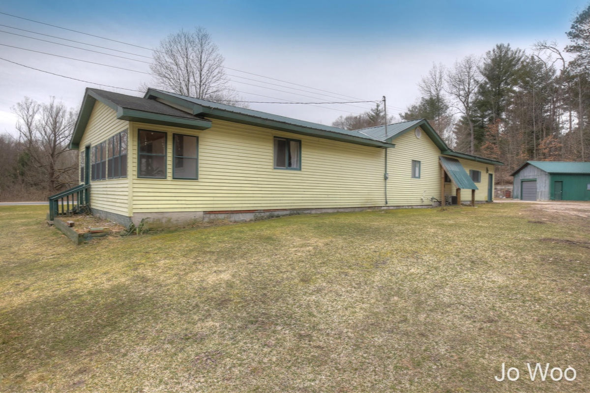 2886 East Garfield Road Hesperia, MI 49421 - Photo 23 of 28 IMG_2908