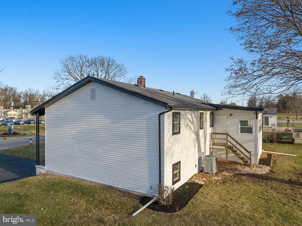 58 Butter Road Dover, PA 17315 - Photo 4 of 44 Gallery Image 4