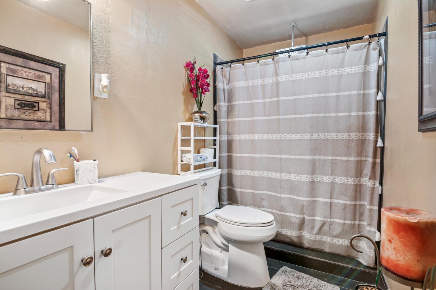 155 North Mercey Springs Road Los Banos, CA 93635 - Photo 14 of 22