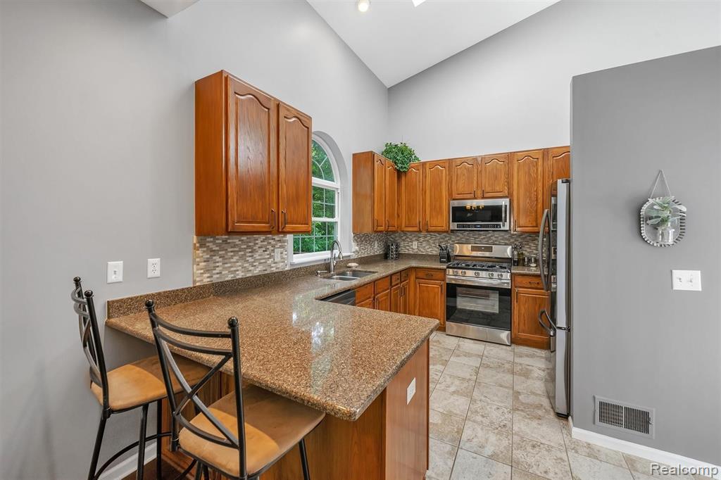 2679 Ravineside Lane South Howell, MI 48843 - Photo 12 of 48