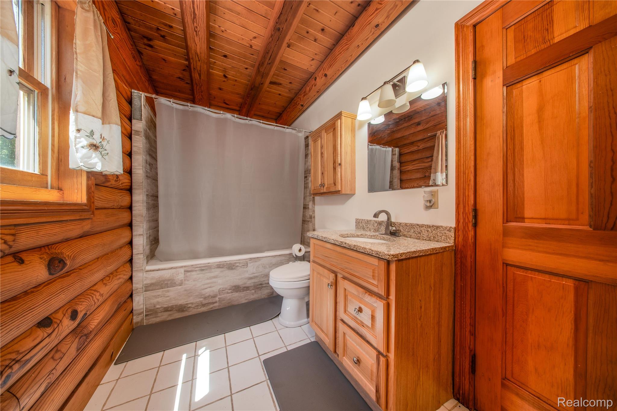 5432 North 7 Mile Road Pinconning, MI 48650 - Photo 11 of 27 5432 N 7 Mile Rd-15.jpg