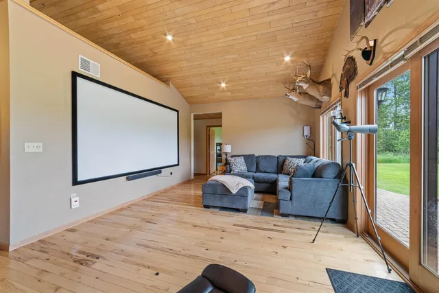 $699,900 | 7346 Smith Road, Saginaw, MN 55779