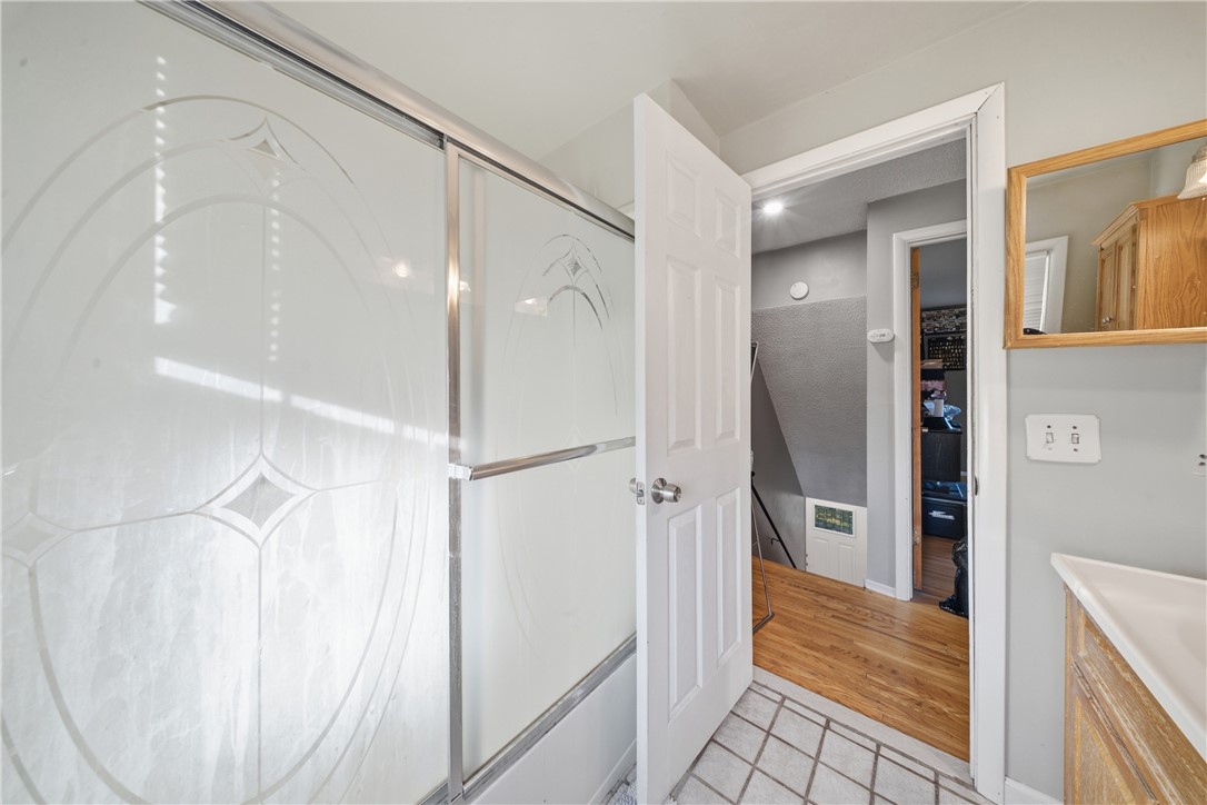 968 Rumson Road Greece, NY 14616 - Photo 30 of 47 Full Bath - Upstairs
