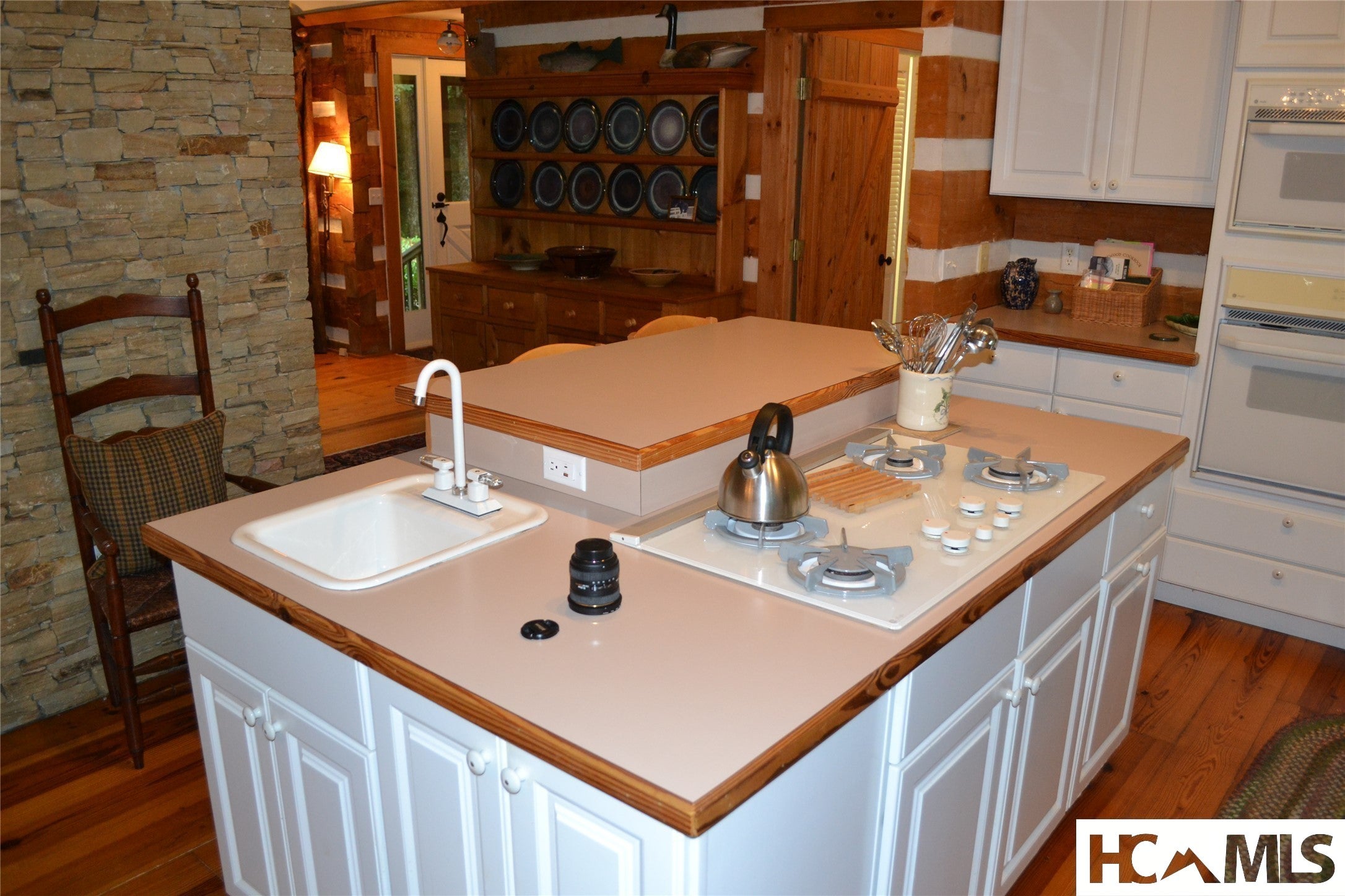 735 Bear Log Road Cashiers, NC 28717 - Photo 6 of 27 Gallery Image 6