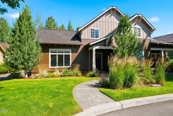 $750,000 | 19358 South W Laurelhurst Way, Bend, OR 97702
