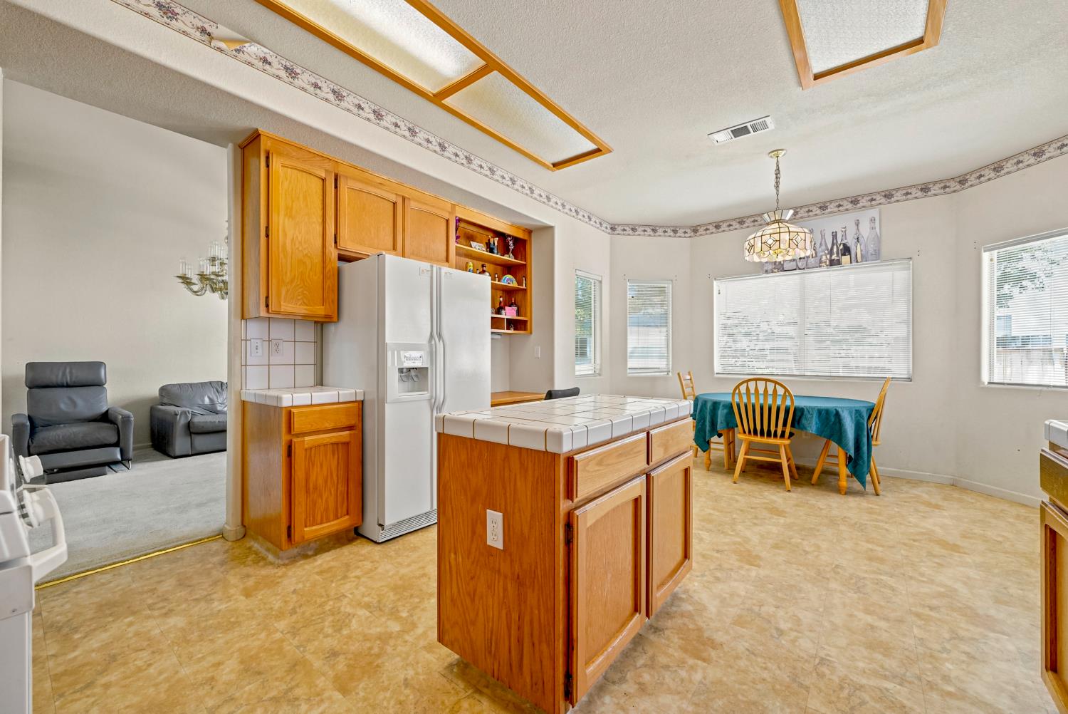 1860 Riverside Way Los Banos, CA 93635 - Photo 12 of 26