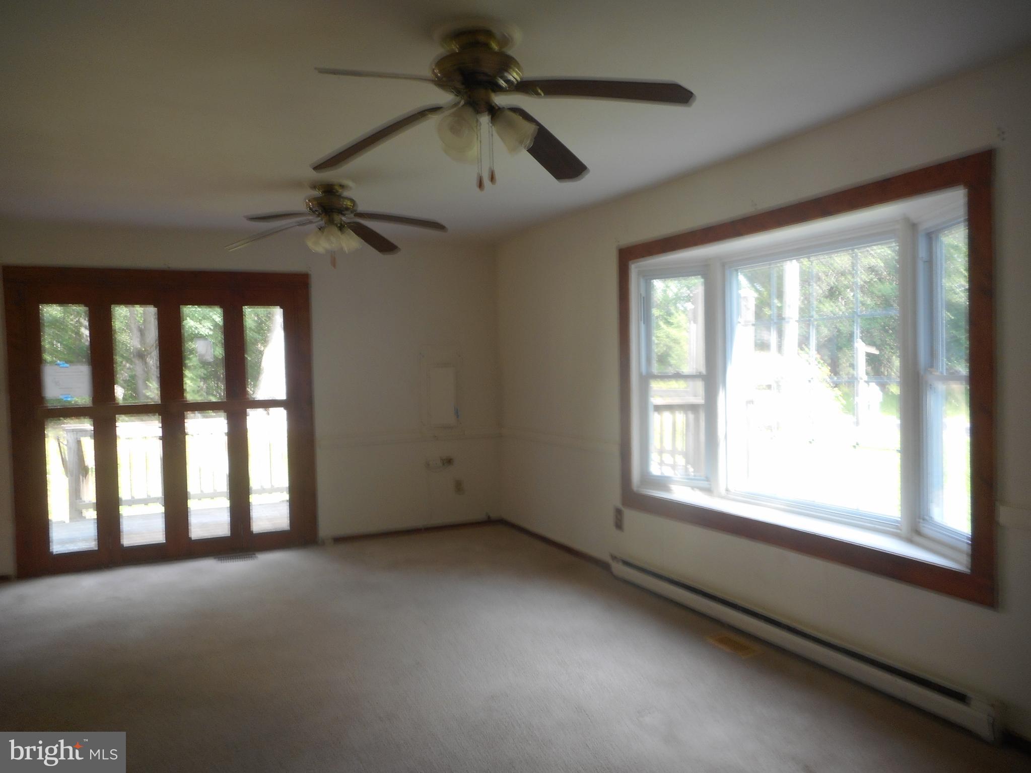 2370 Smith Point Road Nanjemoy, MD 20662 - Photo 5 of 15 Family Room