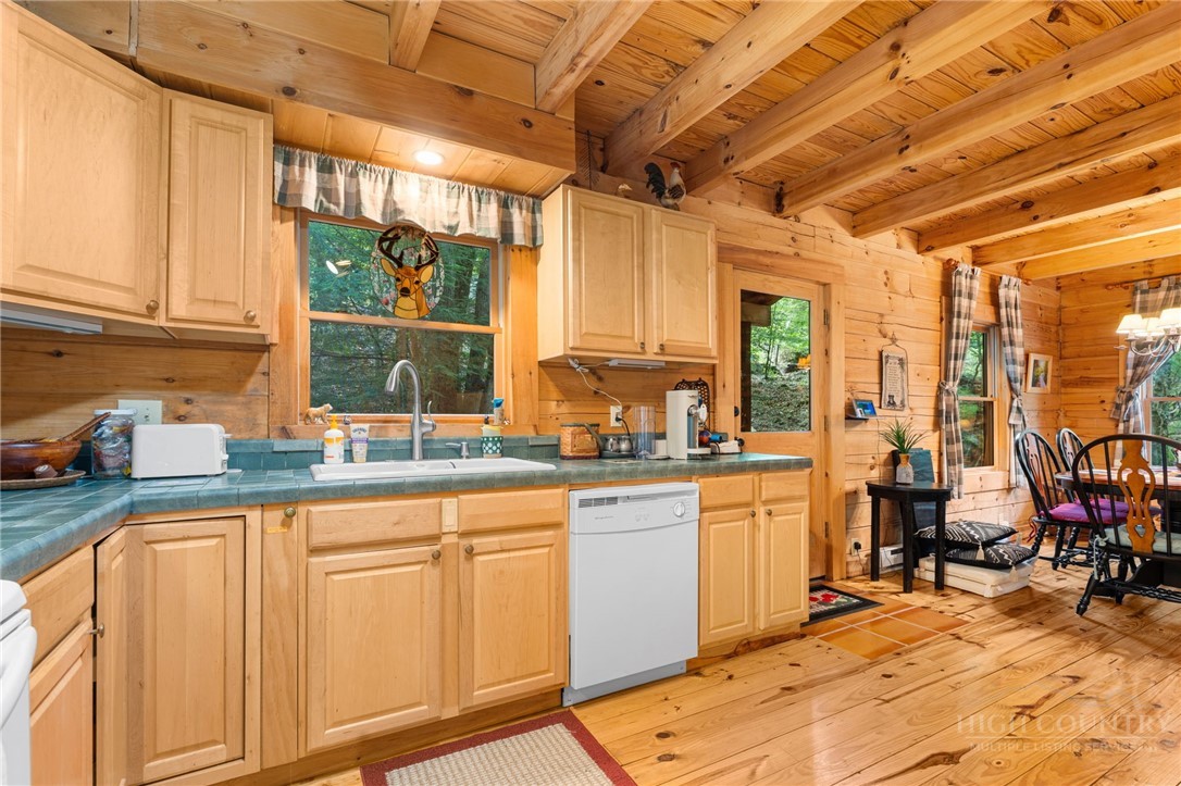 142 Village Cluster Road Beech Mountain, NC 28604 - Photo 14 of 29