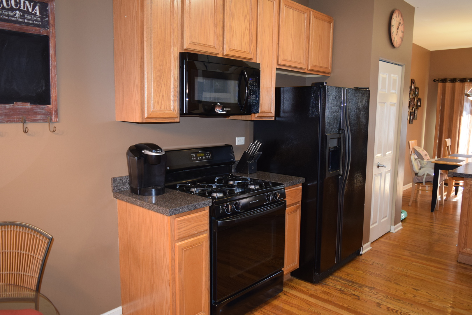 615 St Johns Place Addison, IL 60101 - Photo 5 of 24