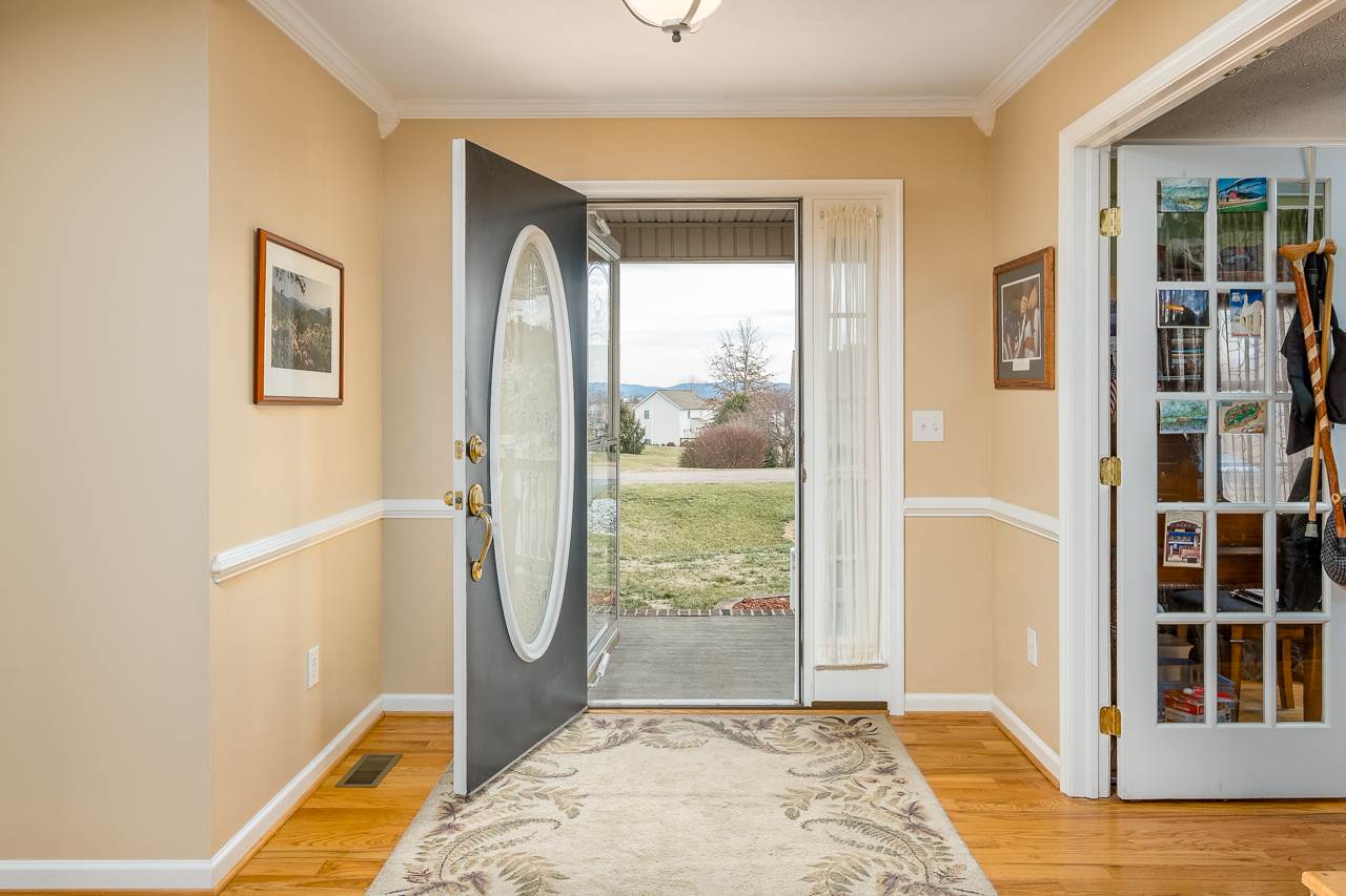 33 Mallard Road Stuarts Draft, VA 24477 - Photo 2 of 47 Gallery Image 2