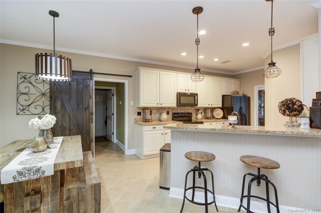 3521 Arklow Road Charlotte, NC 28269 - Photo 4 of 35 Gallery Image 4