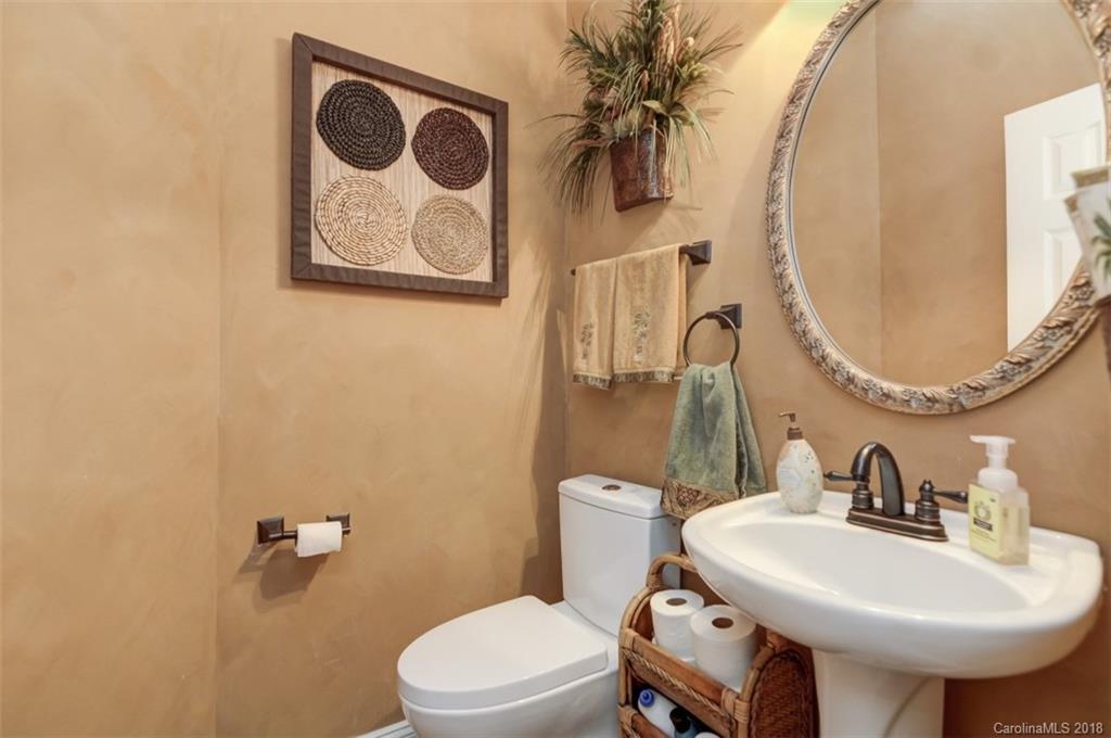 3521 Arklow Road Charlotte, NC 28269 - Photo 34 of 35 Gallery Image 34