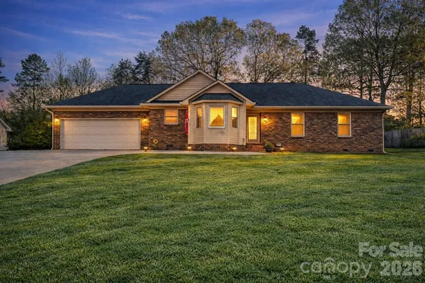 $395,000 | 7004 Forest Hills Drive, Denver, NC 28037