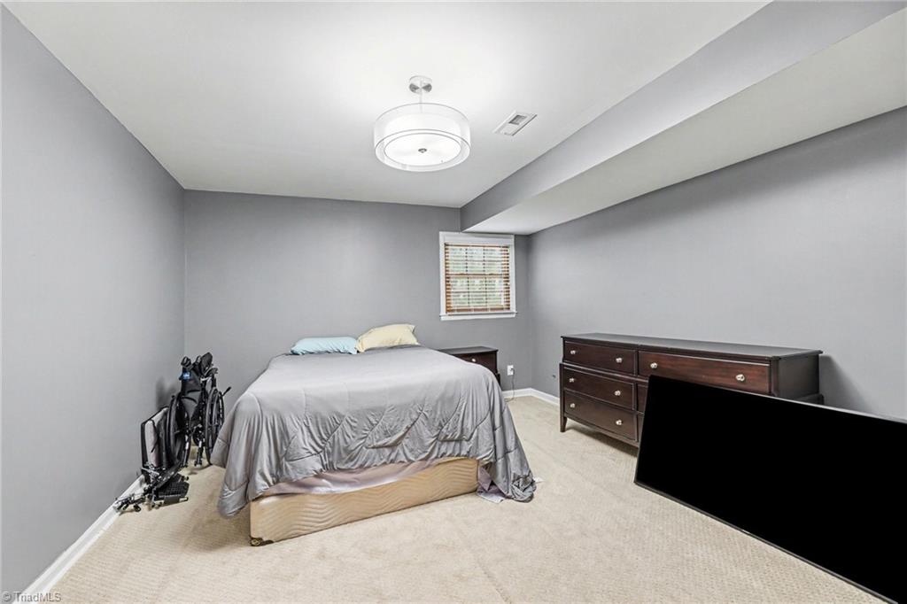 3908 Oak Hollow Court High Point, NC 27265 - Photo 13 of 28