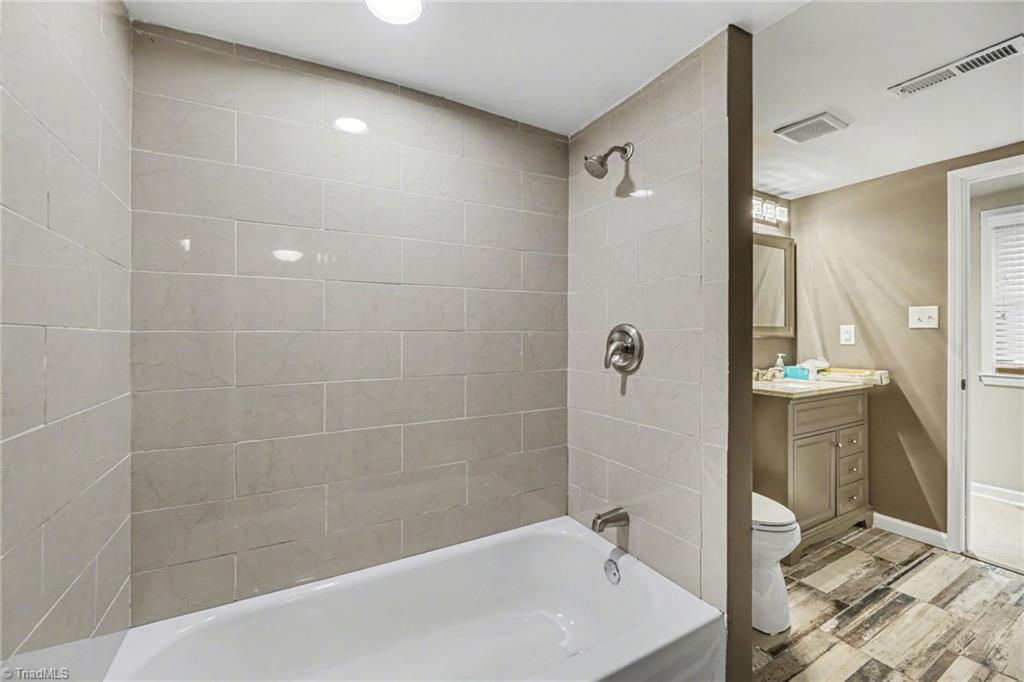 3908 Oak Hollow Court High Point, NC 27265 - Photo 15 of 28
