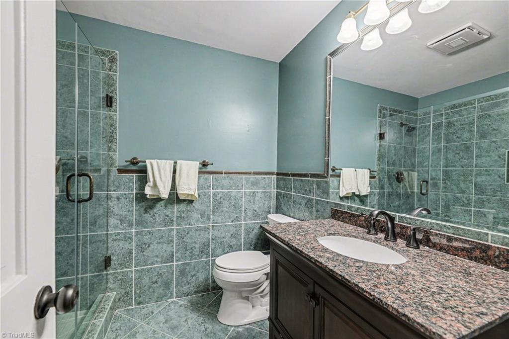 3908 Oak Hollow Court High Point, NC 27265 - Photo 19 of 28