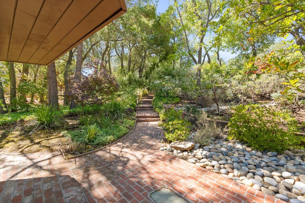 15050 Oriole Road Saratoga, CA 95070 - Photo 4 of 10