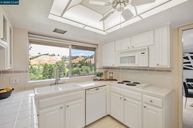 $774,950 | 4021 Terra Granada Drive, Unit 1B, Walnut Creek, CA 94595