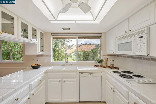 $774,950 | 4021 Terra Granada Drive, Unit 1B, Walnut Creek, CA 94595