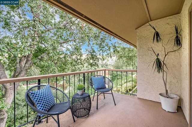 $774,950 | 4021 Terra Granada Drive, Unit 1B, Walnut Creek, CA 94595