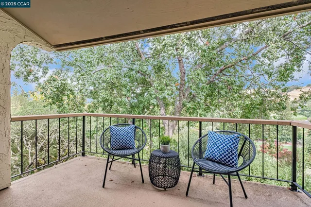 $774,950 | 4021 Terra Granada Drive, Unit 1B, Walnut Creek, CA 94595