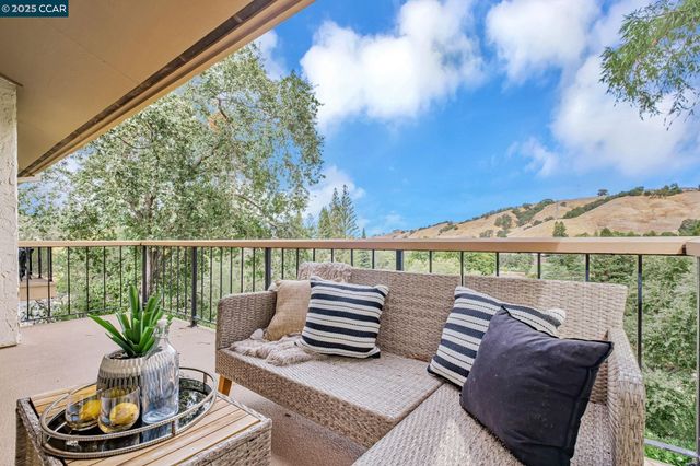 $774,950 | 4021 Terra Granada Drive, Unit 1B, Walnut Creek, CA 94595